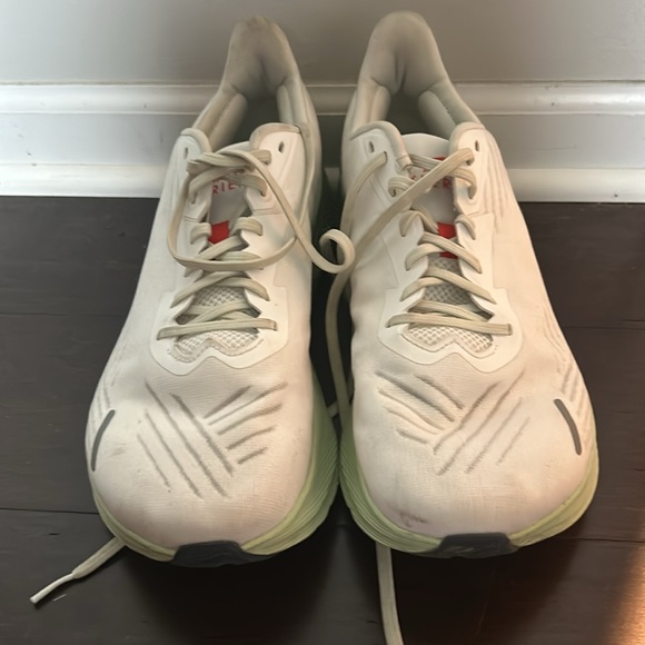 Men’s Altra FWD Experience size 10 in lightly used condition - Picture 2 of 4